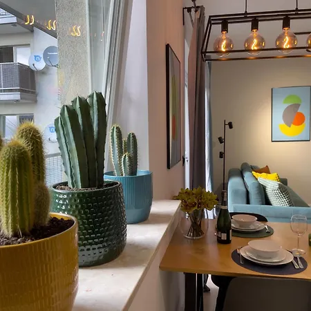 Urban Premium Baildona No 11 Free Garage, Self Check-in Apartment