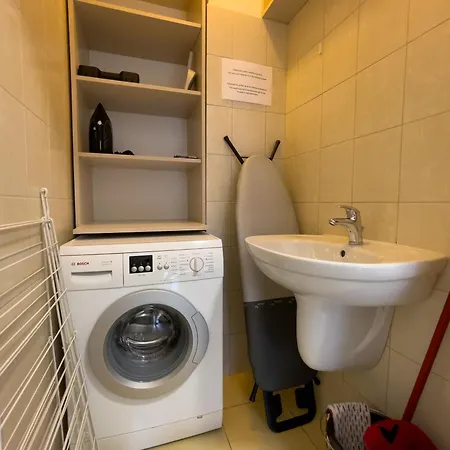 Urban Premium Baildona No 11 Free Garage, Self Check-in Apartment *