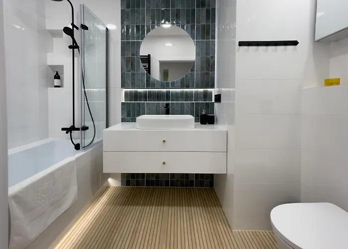 Urban Premium Baildona No 11 Free Garage, Self Check-in